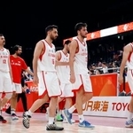 　バスケットボール男子でカタールに敗れ、引き揚げるイランの選手たち＝１０日、名古屋市のＩＧアリーナ