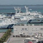 　沖縄県・石垣島の石垣港に停泊する海上保安庁の巡視船＝２０２４年５月
