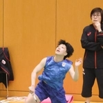 　アジア大会に向けて練習する女子シングルスの山口茜＝東京都内
