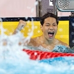　少年男子Ａ４００メートル自由形で、高校新記録の３分４５秒０３で優勝した愛知・沼田頼人＝マエダアリーナ