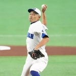 　高校野球女子選抜戦に先発した「ＫＯＢＥ　ＣＨＩＢＥＮ」のイチローさん＝東京ドーム