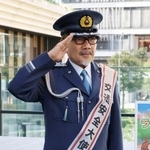 　神奈川県警の「交通安全大使」に就任した俳優竹中直人さん＝１４日午後、横浜市