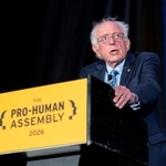 　１５日、ＡＩ規制強化を求める集会で発言する民主党系無所属のバーニー・サンダース上院議員＝米ワシントン（ゲッティ＝共同）