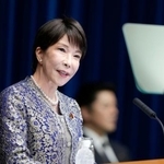 　第２次高市改造内閣が発足し、記者会見する高市早苗首相＝１７日午後６時３１分、首相官邸