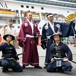 　アジア大会の関連行事に登場した「名古屋おもてなし武将隊」＝１５日、名古屋港