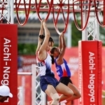 　近代五種女子準決勝で実施された、馬術に代わる新種目の障害物レース「オブスタクル」＝安城市総合運動公園