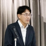 　記者会見する奈良県の山下真知事＝１８日午前、奈良県庁