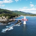 　海中展望塔「足摺海底館」＝高知県土佐清水市