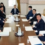 　国会内で開かれた衆院選挙制度の在り方を検討する与野党協議会の幹事会＝１８日午前