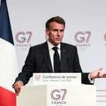 　フランスのマクロン大統領＝６月１７日、東部エビアン（ゲッティ＝共同）