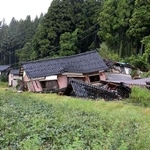 　土砂災害警戒区域外で崖崩れに巻き込まれて亡くなった羽田登喜雄さんの自宅＝２０２４年９月、石川県珠洲市若山町