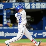 　１回ＤｅＮＡ無死一塁、牧が左越えに先制２ランを放つ＝横浜