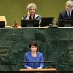 　２２日、米ニューヨークで開かれた国連総会で一般討論演説に臨んだ高市早苗首相（ゲッティ＝共同）