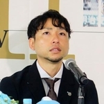 　記者会見するＪ１川崎の小林＝２３日、川崎市