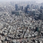 　東京都心＝４月（共同通信社ヘリから）