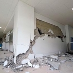 　熊本地震で被災し、再開のめどが立っていない国立病院機構熊本南病院＝７月２９日、熊本県宇城市（同病院提供）