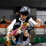 　女子パーク決勝　演技する長谷川瑞穂＝愛知県国際展示場