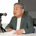 　全国霊感商法対策弁護士連絡会の集会で発言する渡辺博弁護士＝２６日午後、東京都内