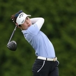 　アーカンソー選手権第２ラウンド、５番でティーショットを放つ西村優菜＝２６日、アーカンソー州ロジャーズ（ゲッティ＝共同）