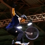 　愛知・名古屋アジア大会の自転車男子ＢＭＸフリースタイル・パークで、金メダルを獲得した中村輪夢＝２７日、愛知県国際展示場