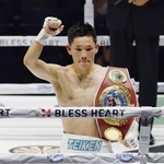 　ラッセル・アコスタに判定勝ちし、暫定王座に就いた松本流星＝トヨタアリーナ東京