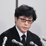 　記者会見するＳＭＩＬＥ-ＵＰ．の東山紀之社長＝２８日午後、東京・霞が関の司法記者クラブ