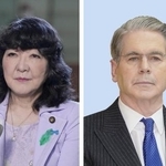 　片山さつき財務相（左）、ベセント米財務長官
