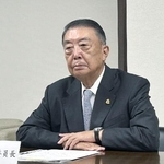 　横綱審議委員会後に記者会見する大島理森委員長＝２８日、両国国技館
