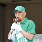 　山口県上関町長選が告示され、第一声を上げる西哲夫氏＝２９日午前、上関町