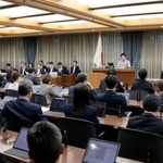 　カスハラ対応に関する市提出議案を全会一致で可決した大阪市議会＝３０日午後