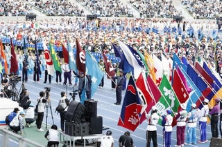 　２０２５年に滋賀県で行われた「わたＳＨＩＧＡ輝く国スポ」の総合開会式＝平和堂ＨＡＴＯスタジアム