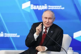 　１日、モスクワで発言するロシアのプーチン大統領（タス＝共同）