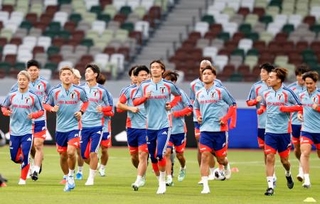 　ニュージーランド戦へ向け最終調整する日本代表＝ＭＵＦＧスタジアム