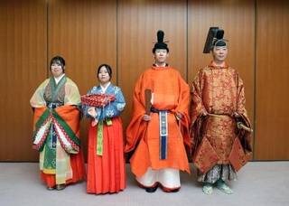 　時代祭を前に公開された長束正家（右端）、小野小町（左端）などの衣装＝５日午前、京都市左京区