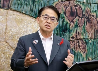 　アジア大会を巡る発言について釈明した愛知県の大村秀章知事＝８日午前、名古屋市