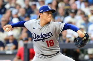 　リーグ優勝決定シリーズ、ブルワーズとの第２戦に先発したドジャースの山本由伸＝１２日、ミルウォーキー（ロイター＝共同）