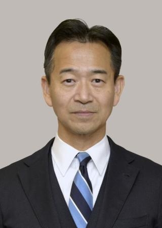 　岡本三成氏