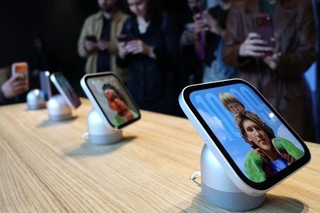 　米アップルの住宅管理端末「アップルホームビュー」＝１３日、ニューヨーク（ロイター＝共同）