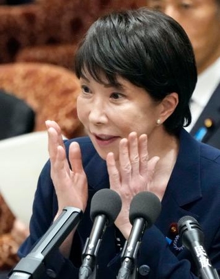 　衆院予算委で日本維新の会の藤田共同代表の質問に答弁する高市首相＝１４日午前