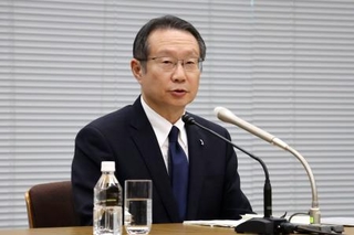 　記者会見する中部電力の安井稔社長＝１６日午後、東京都千代田区
