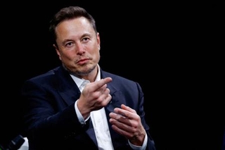 　イーロン・マスク氏＝２０２３年６月、パリ（ロイター＝共同）