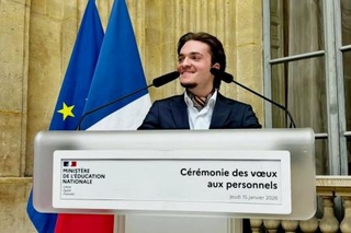 　高校生団体の代表を務めるピエール・スルザ氏（本人提供・共同）