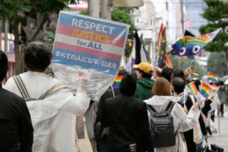 　ＬＧＢＴＱ＋の権利や尊厳を訴える「みやぎにじいろパレード２０２６」＝２４日午後、仙台市