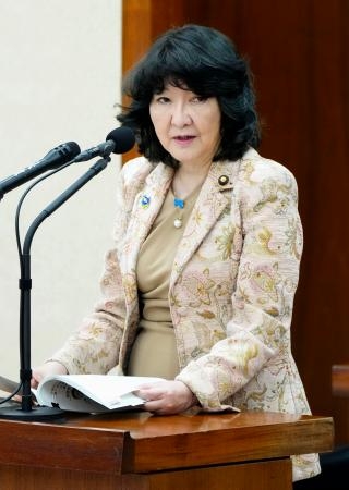 　衆院財務金融委で答弁する片山財務相＝２８日午前