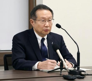 　記者会見する中部電力の安井稔社長＝２９日午後、名古屋市