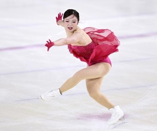 　女子ＳＰ　演技する高木謡＝ＡＬＳＯＫぐんまアイスアリーナ