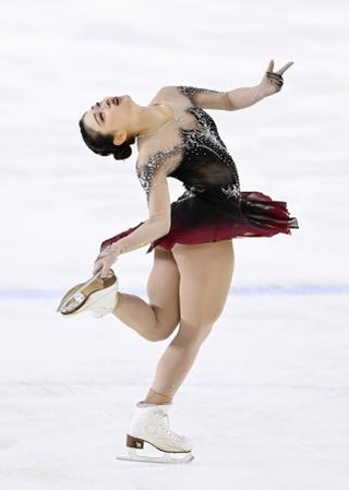 　女子フリー　演技する河辺愛菜＝ＡＬＳＯＫぐんまアイスアリーナ