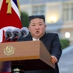 　北朝鮮の金日成総合大学で演説する金正恩朝鮮労働党総書記＝９月３０日、平壌（朝鮮中央通信＝共同）