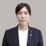 　小野田紀美氏