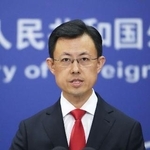 　９月３０日、記者会見する中国外務省の郭嘉昆副報道局長＝北京（共同）